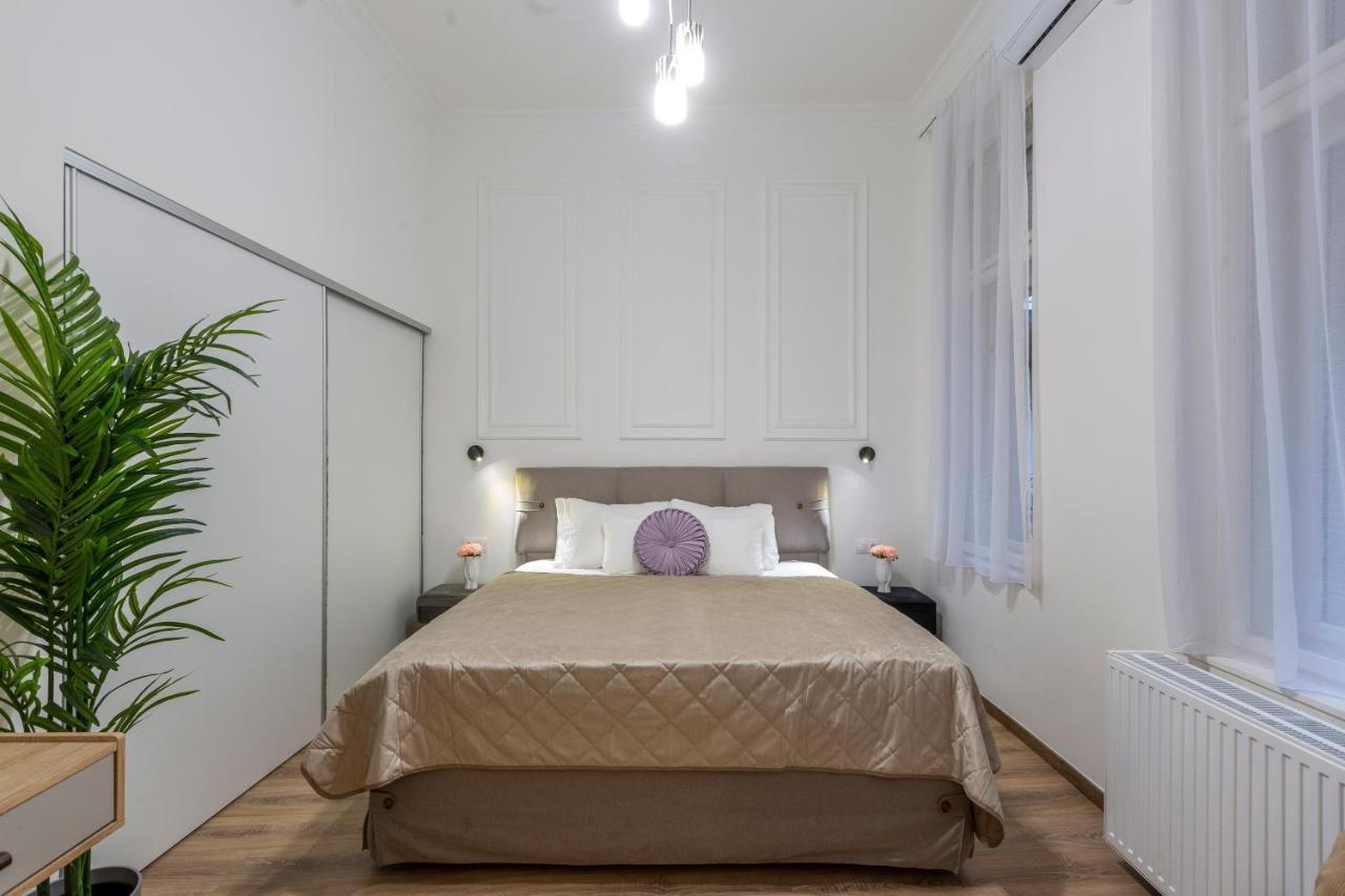Glamorous Modern Apartment In The Hearth Of Будапеща Екстериор снимка